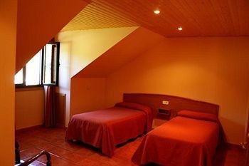 Отель Casona Rural Los Trobos Villar de Otero Экстерьер фото