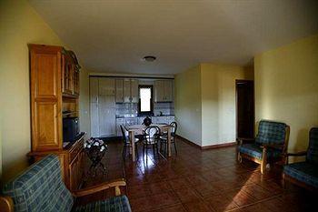 Отель Casona Rural Los Trobos Villar de Otero Экстерьер фото