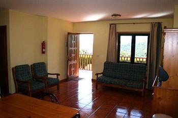 Отель Casona Rural Los Trobos Villar de Otero Экстерьер фото