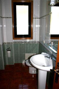 Отель Casona Rural Los Trobos Villar de Otero Экстерьер фото